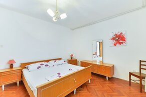 Apartment Basic Mario