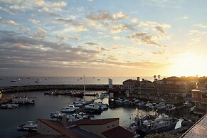 Harbour Club