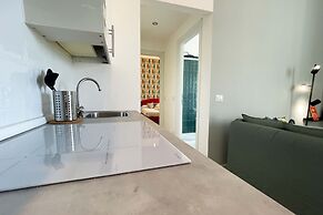 Elegant apt in Historical Building