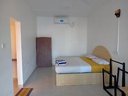 Golden Beach Hotel & Restaurant