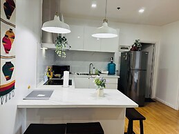 2 bedroom with 2 Balconies Skyline View