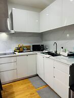 2 bedroom with 2 Balconies Skyline View