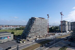 Seaview Apartment on the Beach - Free Parking