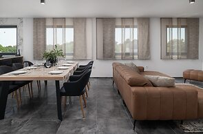 Penthouse Adela