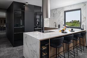 Penthouse Adela
