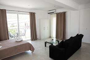 Jessica's Studios & Apartments