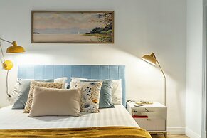 Belle Epoque House of Mirror