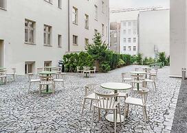 Limehome Prague Múza