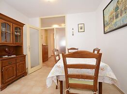 Airy and Comfortable Apartment With Loggia