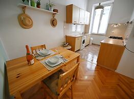 Sweet and Winding Centre Lodge