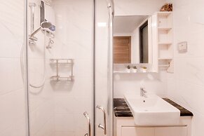 Elegant And Spacious 3Br At Sky House Bsd Apartment