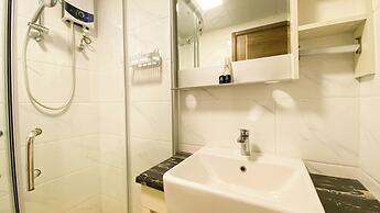 Comfort And Elegant 3Br Apartment Sky House Bsd