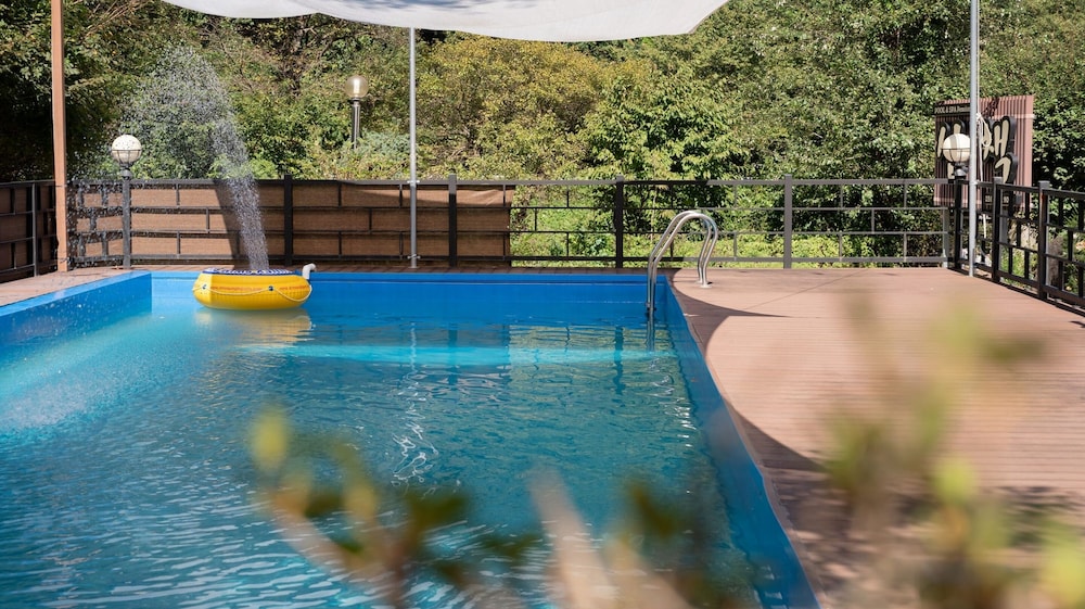 Gapyeong Sanchaek Glamping Pension