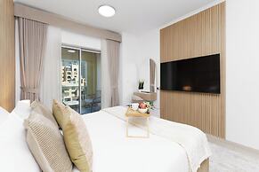 Maison Privee - Exclusive Duplex Villa with Panoramic Terrace Overlook