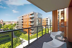 Brabank Riverside & Parking by Downtown Apartments