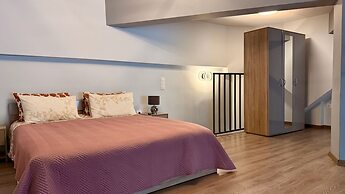 Thissio Luxury Apartment