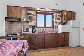 Countryside Apartment 2 With Shared Swimming Pool