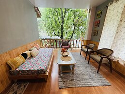 Boho Grove Cafe and Stay