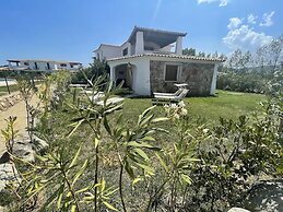 Luisa Apartment In Budoni Shared Pool