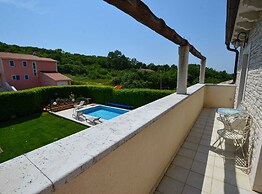 Sophisticated and Chic Villa With Pool