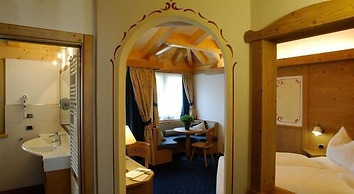 Nivis Hotel