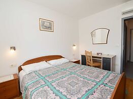 Quiet and Compact Apartment With Balcony