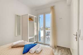 Seaside Splendor - Apollo s Poolside Retreat