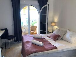 2-bed Sea View Apt, 10 Mins From Puerto Banus