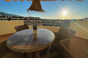 2-bed Sea View Apt, 10 Mins From Puerto Banus