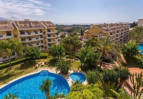 2-bed Sea View Apt, 10 Mins From Puerto Banus