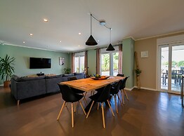 Matohanci Dazzling Villa With Pool