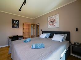 Matohanci Dazzling Villa With Pool