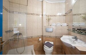 PALMA VILLAGE HOTEL by Greek Pride