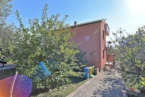 Bright Apartment With Garden and Balcony