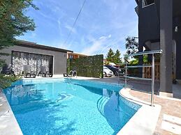 Welcoming Apartment With Shared Pool