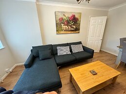 Lovely 2 Bedrooms Flat in South Sutton