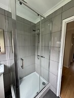 Lovely 2 Bedrooms Flat in South Sutton