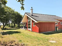 Pretty Holiday Home With Balcony