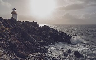 Eilean Sionnach Lighthouse Cottage