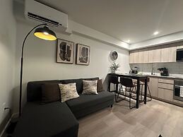 Silverstone Downtown Long-Term stay