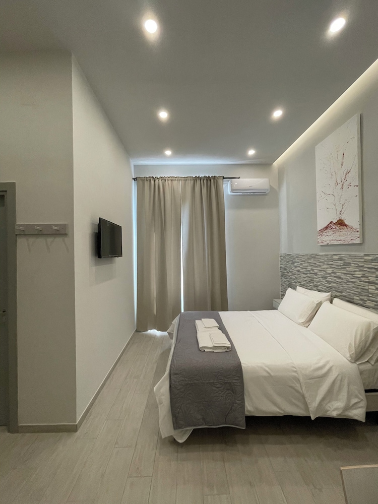 Naptown Rooms