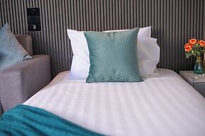 Best Time Pool Suites, Phuket