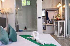 Best Time Pool Suites, Phuket