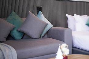 Best Time Pool Suites, Phuket