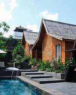 TWINSEAS VILLA