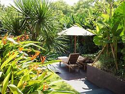 TWINSEAS VILLA