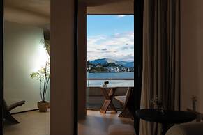 Dali Shuanglang Luna Seaview Hotel