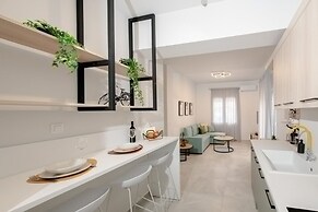 Minimal Chic Retreat Suite