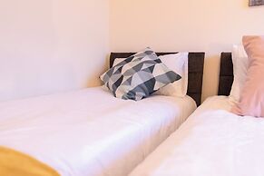 Apt - Sleeps 6 - Pets Ok - Parking