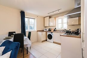 Apt - Sleeps 6 - Pets Ok - Parking